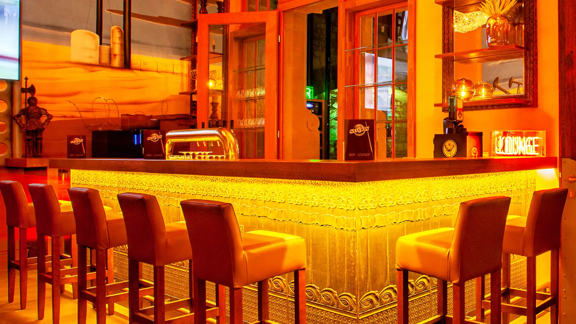 Abendstimmung in der Pool-Station Lounge.
